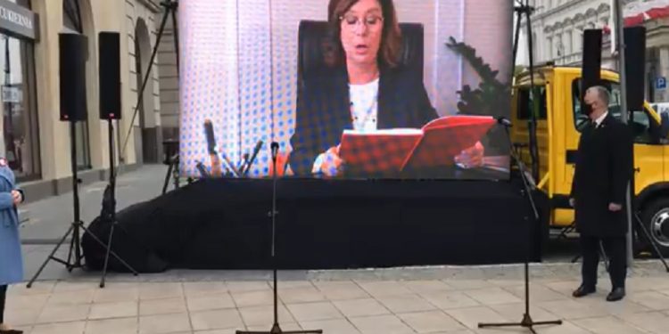 kidawa-błońska na telebimie