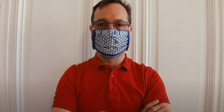 Maseczka „Halloy Nano” zabija wirusy. Stworzyli ją Polacy!