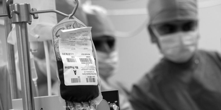 szpital operacja lekarze