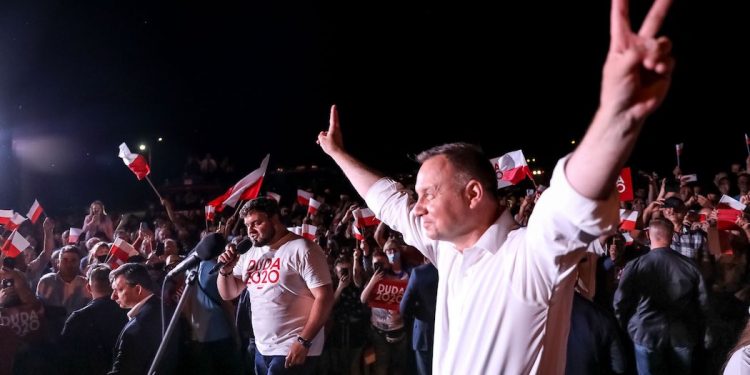 Znamy wyniki late poll. Rośnie przewaga Andrzeja Dudy!