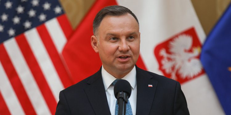 Duda: „Z Trumpem będziemy rozmawiali o szczepionce przeciwko koronawirusowi”