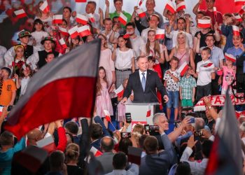 Andrzej Duda wygrywa I turę wyborów. Podczas przemówienia zaatakował Rafała Trzaskowskiego