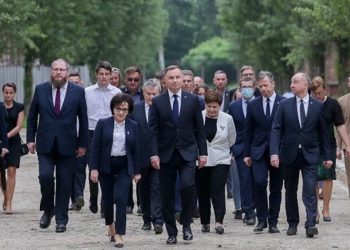Rocznica pierwszego transportu Polaków do Auschwitz. Duda: „Ziemia woła o pamięć”