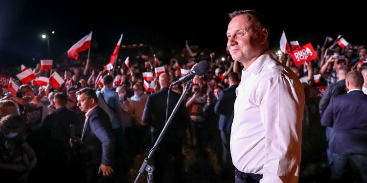 PKW podała dane z ponad 87 proc. komisji. Rośnie przewaga Andrzeja Dudy!