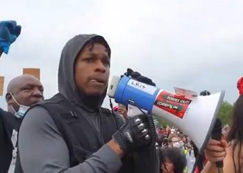 Boyega, gwiazdor „Gwiezdnych wojen” na proteście! Emocje wzięły górę [WIDEO]