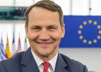 Sikorski bezlitosny dla Ogórek. Dziennikarka TVP odpowiedziała: „Od prawicy PiSowskiej do Platformy Obywatelskiej”