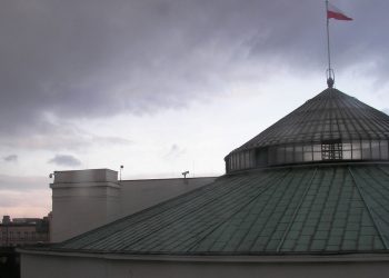 Podpalił się przed Sejmem. Wiadomo, co krzyczał!