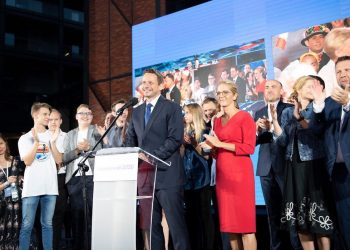 Late poll: Trzaskowski deklasuje wśród osób z wyższym wykształceniem!