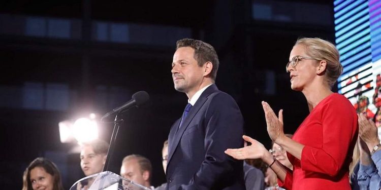 Rafał Trzaskowski wygrywa w drugiej turze. Jest pierwszy sondaż po wyborach!