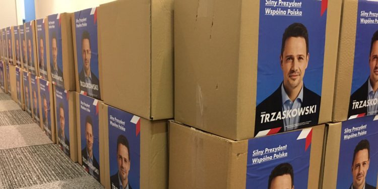 Trzaskowski zebrał ogromną liczbę podpisów. „Brak mi słów”
