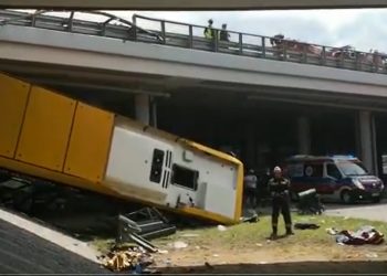To dlatego autobus spadł z mostu? Jest teoria policji