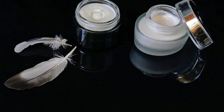 Kosmetyczny gigant usuwa określenia z produktów! Wśród nich „wybielający” i „rozjaśniający”