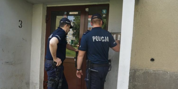 16-latek… strzelał do listonosza. Wcześniej znęcał się nad rodziną