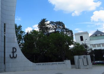 Dlaczego podpalił się przed Sejmem? Jego matka podała powód