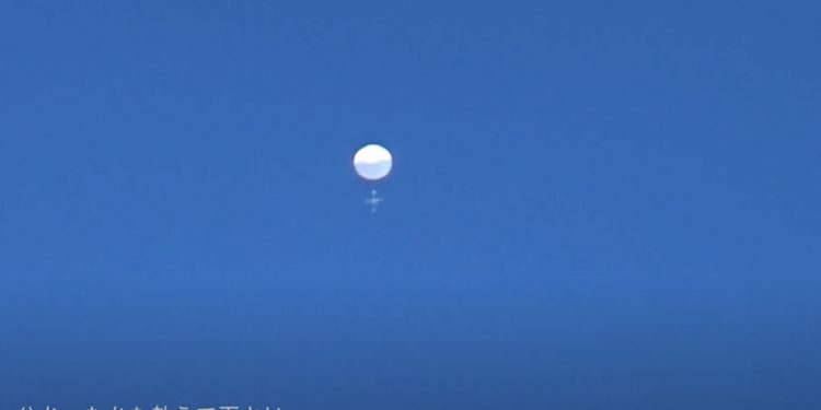 Tajemniczy obiekt nad Japonią. „Nie mamy pojęcia, co to jest” [WIDEO]