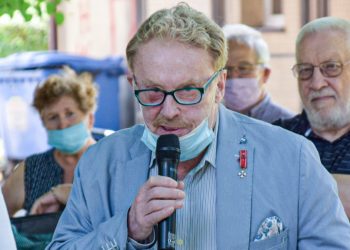 Olbrychski recytuje wiersz o… wyborach. „Śmieszny dyktatorek” [WIDEO]