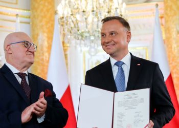 Kaczyński spóźnił się na uroczystość. Akurat przemawiał Duda [WIDEO]