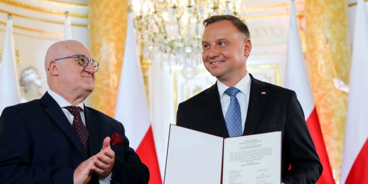 Kaczyński spóźnił się na uroczystość. Akurat przemawiał Duda [WIDEO]