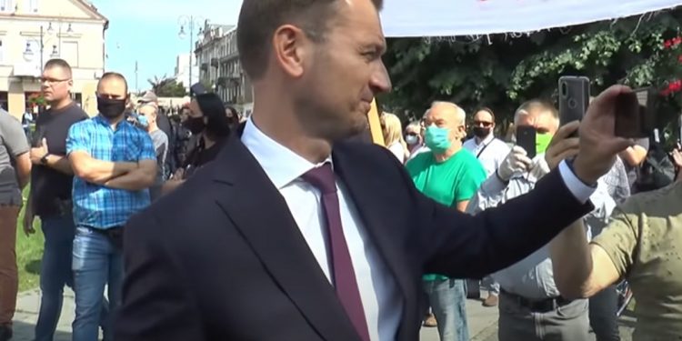 Nitras w spocie PiS. „Panie Trzaskowski, niech pan się odetnie” [WIDEO]