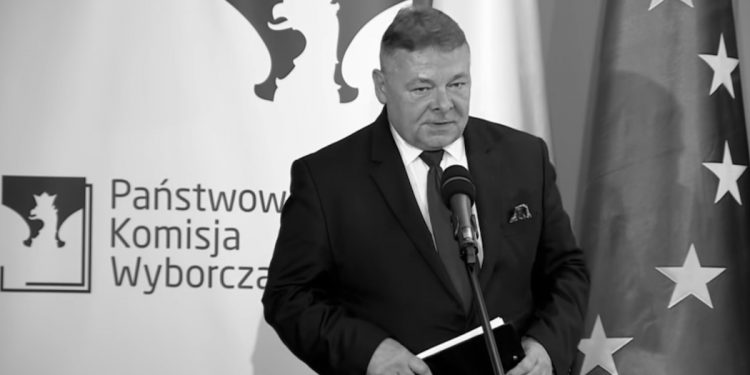 Jeszcze wczoraj prowadził konferencję. Rzecznik PKW Tomasz Grzelewski nie żyje