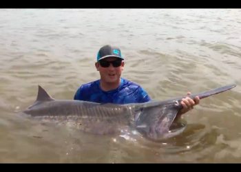 Wędkarz pochwalił się nie lada osiągnięciem. Największa tego typu ryba na świecie? [WIDEO]