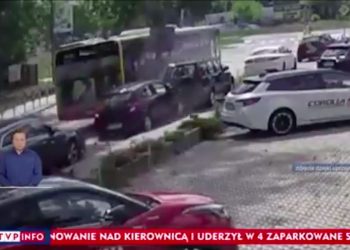 Jest nagranie z wypadku autobusu w Warszawie! [WIDEO]