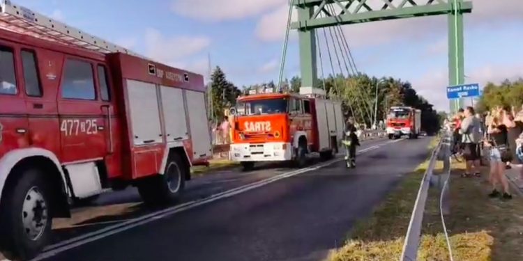 Zderzenie dwóch autokarów i busa. Ranne m.in. 10-letnie dziecko [WIDEO]