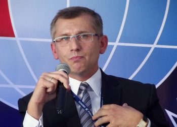 Senator Krzysztof Kwiatkowski na kwarantannie z powodu kontaktu z zakażonym koronawirusem Janem Filipem Libickim