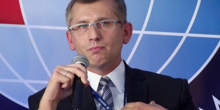 Senator Krzysztof Kwiatkowski na kwarantannie z powodu kontaktu z zakażonym koronawirusem Janem Filipem Libickim