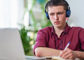 Angielski online – jak szybko sprawdzić, jakiego poziomu nauki języka potrzebujesz