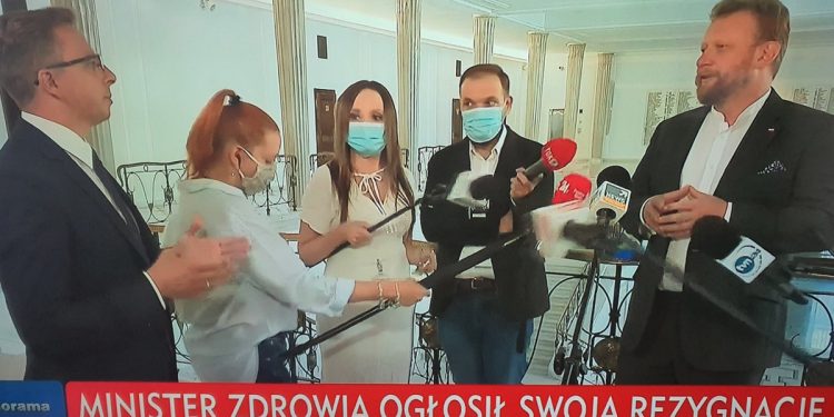 Joński zakłócił konferencję Szumowskiego. „Gdzie są pieniądze?”