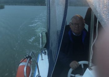 Jarosław Kaczyński na wakacjach. Brudziński pokazał zdjęcia. „Stery Polski w dobrych rękach” [FOTO]