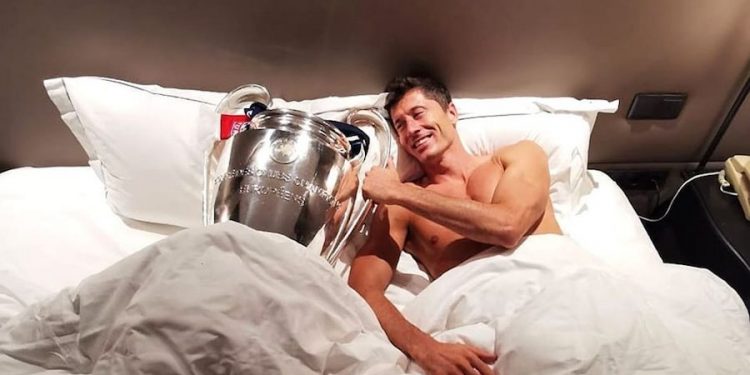Robert Lewandowski zamieścił zabawne zdjęcie. „Obudziłem się tak” [FOTO]