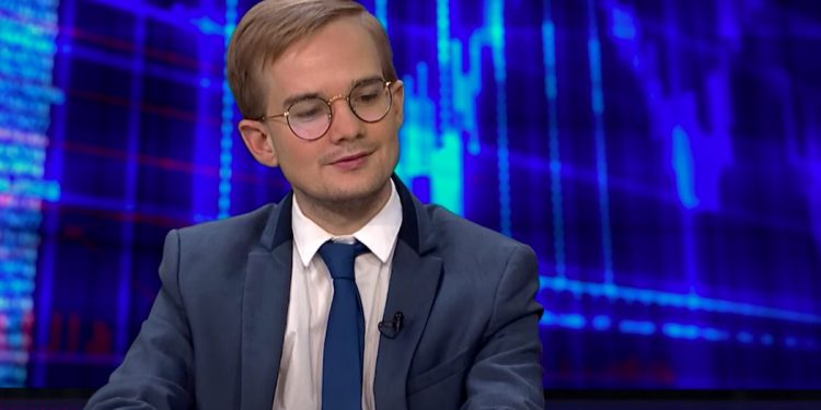 29-letni minister zarobił więcej od premiera! Kwota robi wrażenie