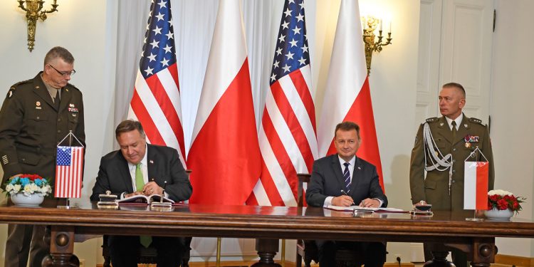 Pompeo w Polsce. Podpisano umowę wojskową