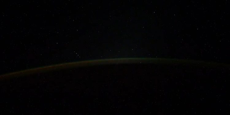 Astronauta ze Stacji Kosmicznej twierdzi, że sfotografował UFO! [WIDEO]