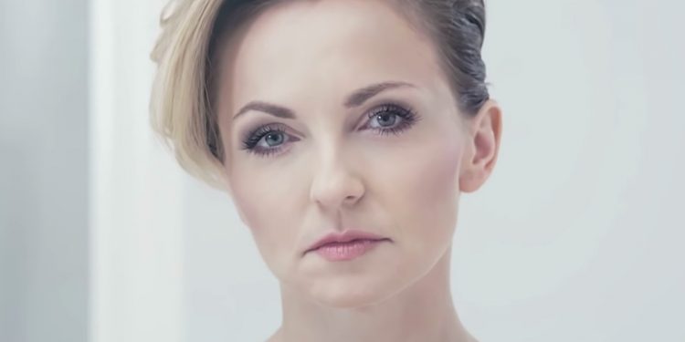 Dosadne słowa wokalistki. „Wstyd mi za taką Polskę”