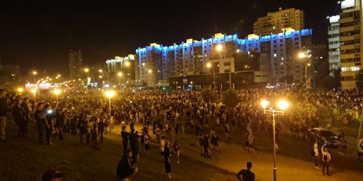 Zamieszki na Białorusi. Dramatyczne nagrania ze starć. Nie żyje jedna osoba [WIDEO]