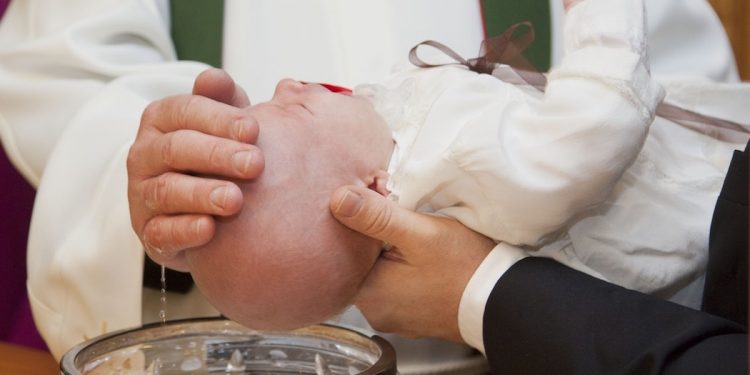 Zmiana formy chrztu. Watykan ogłosił decyzję!