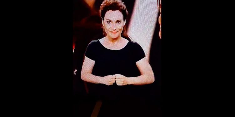 Tłumaczka języka migowego skradła show podczas koncertu TVP. Internauci zachwyceni [WIDEO]