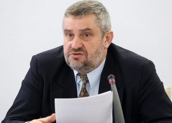 1263px-Jan_Krzysztof_Ardanowski_Konferencja_Stan_przygotowania_Polski_i_UE_do_zniesienia_kwot_mlecznych