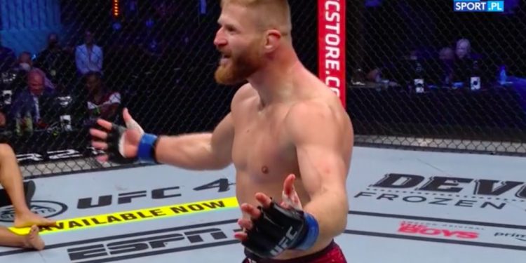 Jan Błachowicz mistrzem UFC! Zobacz skrót walki Polaka [WIDEO]