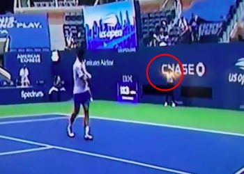 Djoković wyrzucony z US Open! Uderzył piłką w sędzię [WIDEO]