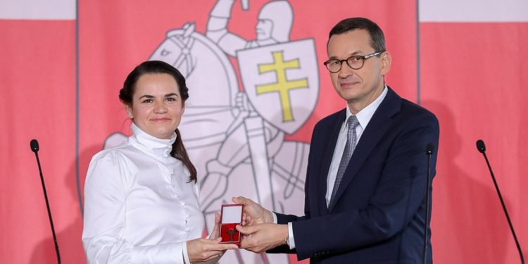 Morawiecki dał Cichanouskiej klucze do willi. „Dar dla narodu białoruskiego”