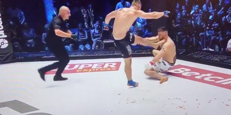 Potężny nokaut, a po chwili dyskwalifikacja za dobicie. Brutalna scena podczas FAME MMA [WIDEO]
