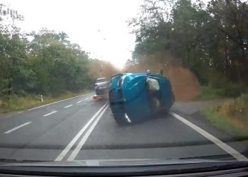 Młody kierowca BMW spowodował karambol! Szokujące nagranie [WIDEO]