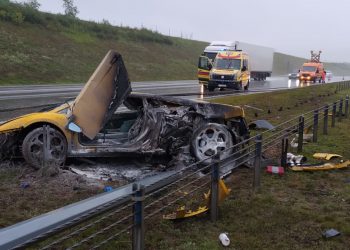 Lamborghini Gallardo stanęło w płomieniach na A1. Cudem uratowali kierowcę