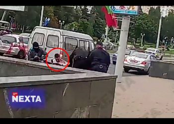 Wymowna scena na Białorusi. Jeden gest i funkcjonariusz OMON-u… zaczął uciekać [WIDEO]