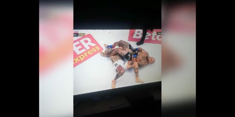 „Popek” wygrywa walkę wieczoru FAME MMA. Rywal musiał się poddać [WIDEO]