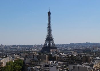 Wieża Eiffla bezpieczna? Koniec policyjnej akcji